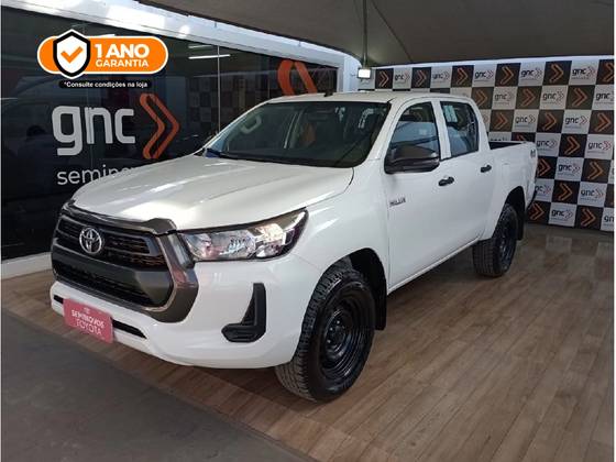TOYOTA HILUX 2.8 D-4D TURBO DIESEL CD POWER PACK 4X4 MANUAL