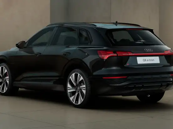AUDI-Q8 E-TRON-55 ELÉTRICO PERFORMANCE BLACK QUATTRO AUDI-Q8 E-TRON-2023
