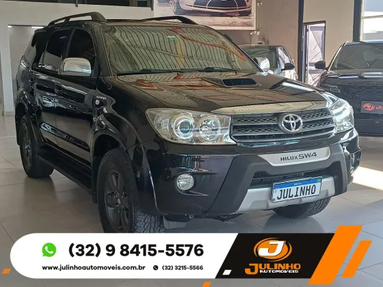 TOYOTA HILUX SW4 3.0 SRV 4X4 7 LUGARES 16V TURBO INTERCOOLER DIESEL 4P AUTOMÁTICO