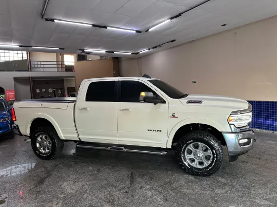 RAM 2500 6.7 I6 TURBO DIESEL LARAMIE CD 4X4 AUTOMÁTICO