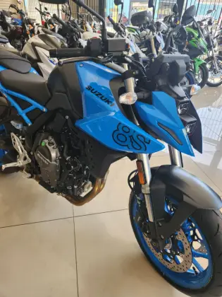SUZUKI GSX-8S SUZUKI GSX-8S