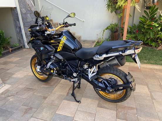 BMW-R 1250 GS PREMIUM 40 ANOS BMW-R 1250 GS PREMIUM 40 ANOS-2021