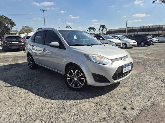 FORD FIESTA 1.6 ROCAM SE SEDAN 8V FLEX 4P MANUAL