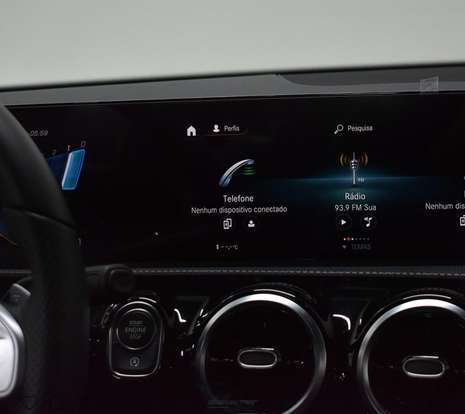 MERCEDES-BENZ-A 35 AMG-2020