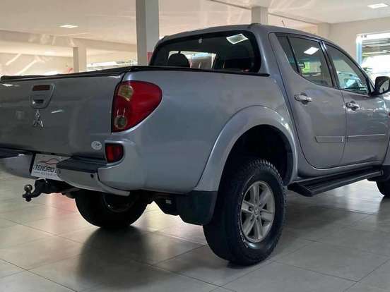 MITSUBISHI-L200 TRITON-3.2 HPE 4X4 CD 16V TURBO INTERCOOLER DIESEL 4P AUTOMÁTICO MITSUBISHI-L200 TRITON-2009