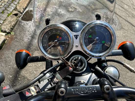 TRIUMPH-BONNEVILLE T120 BLACK 1200 TRIUMPH-BONNEVILLE T120 BLACK 1200-2019
