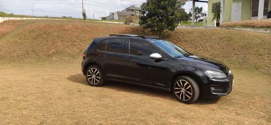 VOLKSWAGEN-GOLF-2014