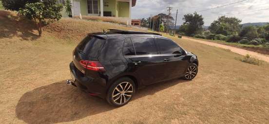 VOLKSWAGEN-GOLF-2014