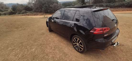 VOLKSWAGEN-GOLF-2014