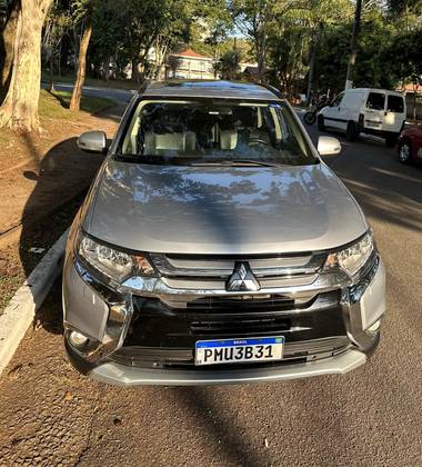 MITSUBISHI OUTLANDER 2.2 4X4 16V DIESEL 4P AUTOMÁTICO