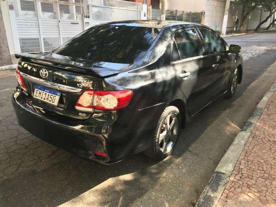TOYOTA-COROLLA-2013