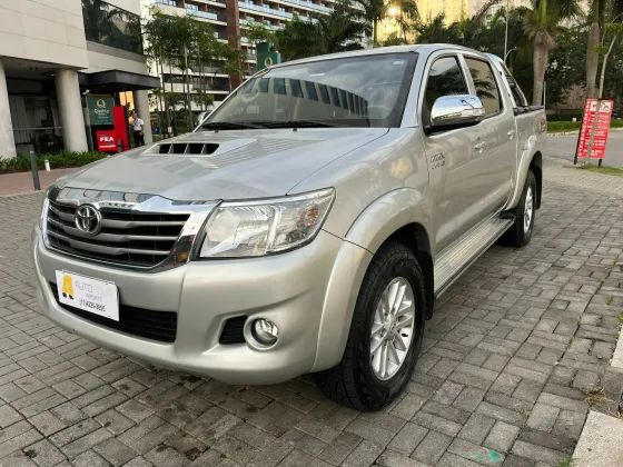 TOYOTA HILUX 3.0 SRV 4X4 CD 16V TURBO INTERCOOLER DIESEL 4P AUTOMÁTICO