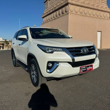 TOYOTA HILUX SW4 2.8 SRX 4X4 16V TURBO INTERCOOLER DIESEL 4P AUTOMÁTICO