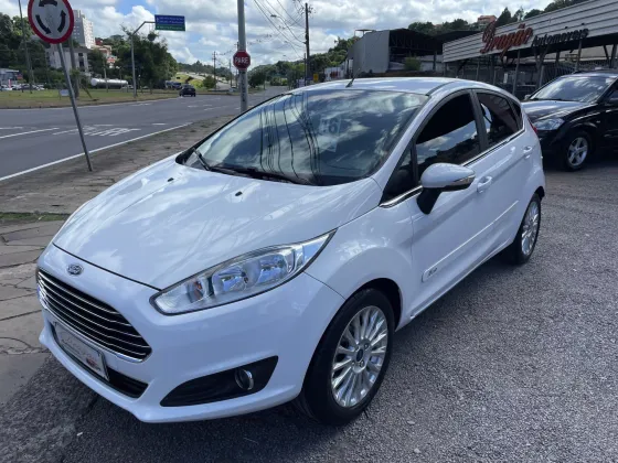 FORD FIESTA 1.6 TITANIUM HATCH 16V FLEX 4P POWERSHIFT