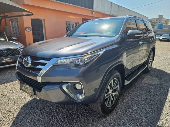 TOYOTA HILUX SW4 2.8 SRX 4X4 16V TURBO INTERCOOLER DIESEL 4P AUTOMÁTICO