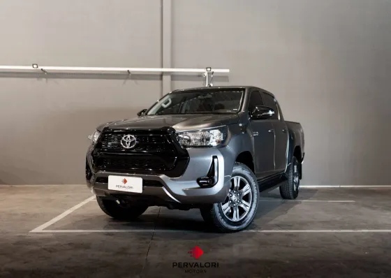 TOYOTA HILUX 2.8 D-4D TURBO DIESEL CD SR 4X4 AUTOMÁTICO
