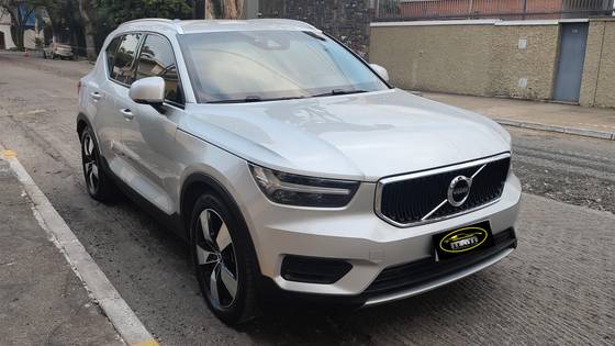 VOLVO XC40 2.0 T5 GASOLINA MOMENTUM AWD GEARTRONIC