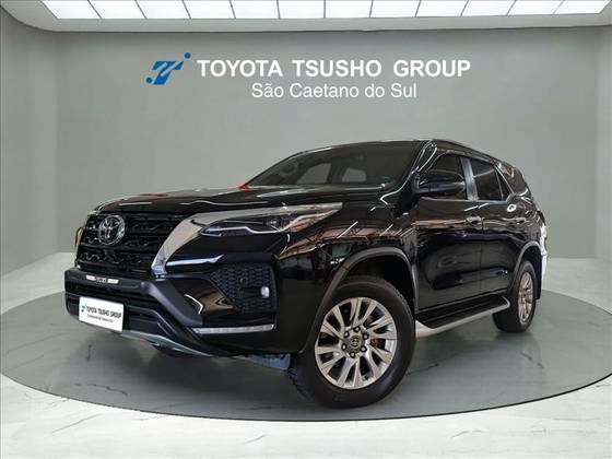 TOYOTA HILUX SW4 2.8 D-4D TURBO DIESEL SRX 7L 4X4 AUTOMÁTICO