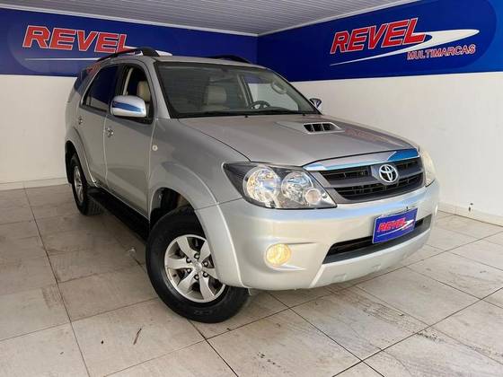 TOYOTA HILUX SW4 3.0 SRV 4X4 16V TURBO INTERCOOLER DIESEL 4P MANUAL