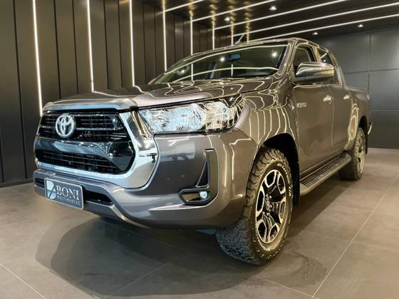 TOYOTA HILUX 2.8 D-4D TURBO DIESEL CD SRV 4X4 AUTOMÁTICO