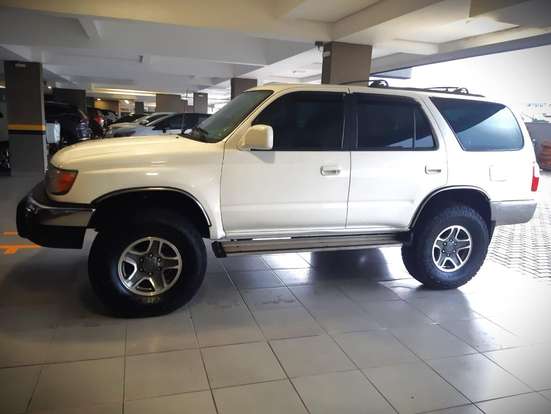 TOYOTA-HILUX SW4-3.0 4X4 8V TURBO DIESEL 4P MANUAL TOYOTA-HILUX SW4-2000