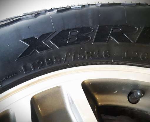 TOYOTA-HILUX SW4-2000