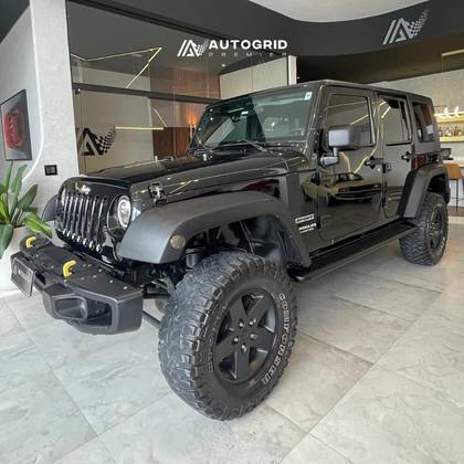 JEEP WRANGLER 3.8 UNLIMITED SPORT 4X4 CAPOTA DUPLA V6 GASOLINA 4P AUTOMÁTICO