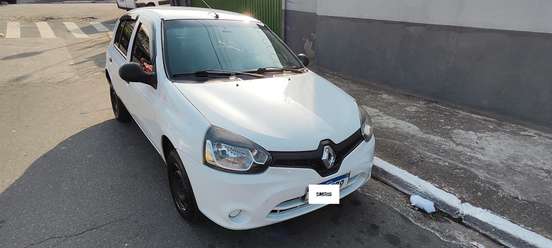 RENAULT-CLIO-2014