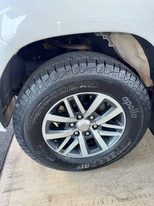TOYOTA HILUX 2.8 SRV 4X4 CD 16V DIESEL 4P AUTOMÁTICO
