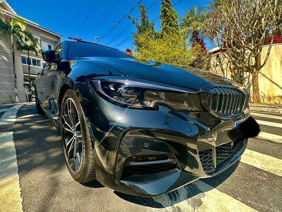 BMW-320i-2021