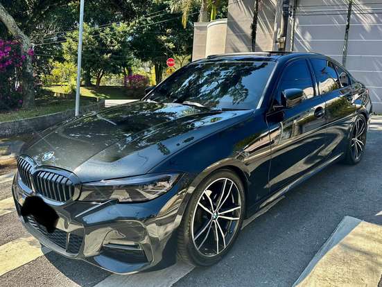 BMW-320i-2021