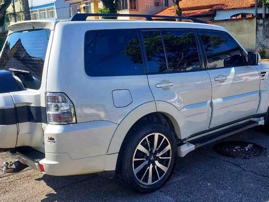 MITSUBISHI-PAJERO FULL-3.2 HPE 4X4 16V TURBO INTERCOOLER DIESEL 4P AUTOMÁTICO MITSUBISHI-PAJERO FULL-2017
