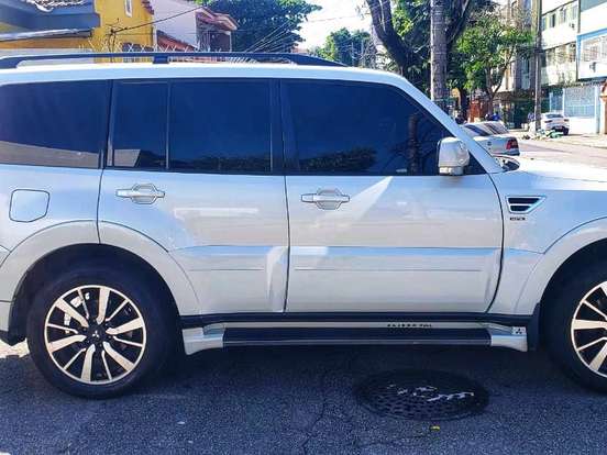 MITSUBISHI-PAJERO FULL-3.2 HPE 4X4 16V TURBO INTERCOOLER DIESEL 4P AUTOMÁTICO MITSUBISHI-PAJERO FULL-2017
