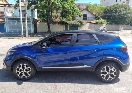 RENAULT-CAPTUR-2021