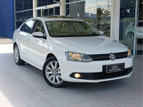 VOLKSWAGEN JETTA 2.0 COMFORTLINE FLEX 4P TIPTRONIC
