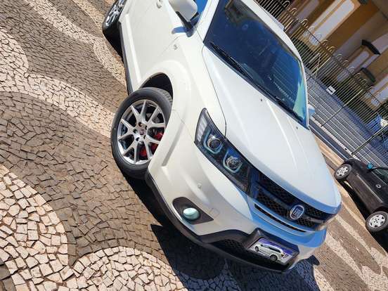 FIAT-FREEMONT-2.4 PRECISION 16V GASOLINA 4P AUTOMÁTICO FIAT-FREEMONT-2014