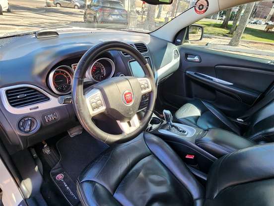 FIAT-FREEMONT-2.4 PRECISION 16V GASOLINA 4P AUTOMÁTICO FIAT-FREEMONT-2014