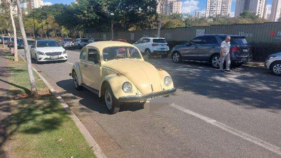 VOLKSWAGEN-FUSCA-1983