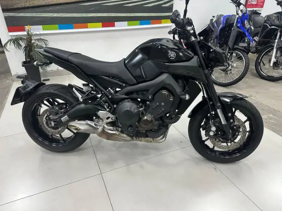 YAMAHA MT-09 