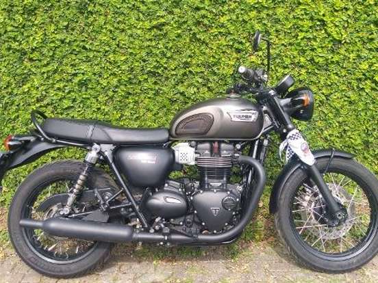 TRIUMPH-BONNEVILLE T100 BLACK 900 TRIUMPH-BONNEVILLE T100 BLACK 900-2020