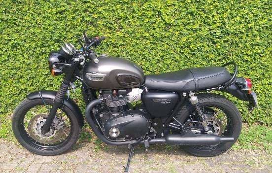 TRIUMPH-BONNEVILLE T100 BLACK 900-2020