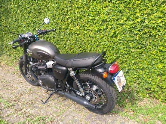 TRIUMPH-BONNEVILLE T100 BLACK 900-2020