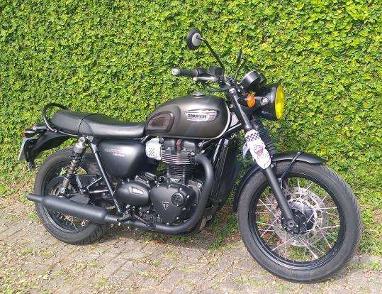 TRIUMPH-BONNEVILLE T100 BLACK 900-2020