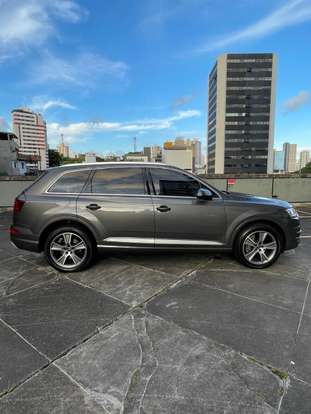 AUDI-Q7-2018