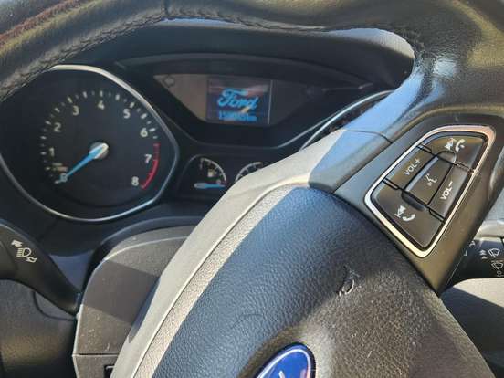 FORD-FOCUS-1.6 SE PLUS 16V FLEX 4P MANUAL FORD-FOCUS-2015