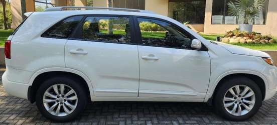 KIA-SORENTO-2011