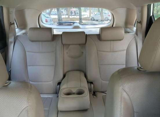 KIA-SORENTO-2011