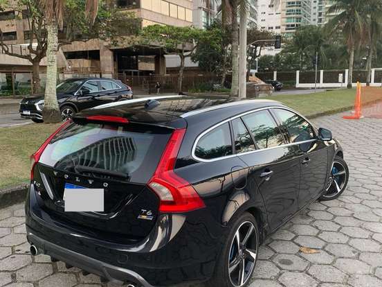 VOLVO-V60-3.0 T6 R DESIGN 24V TURBO GASOLINA 4P AUTOMÁTICO VOLVO-V60-2013