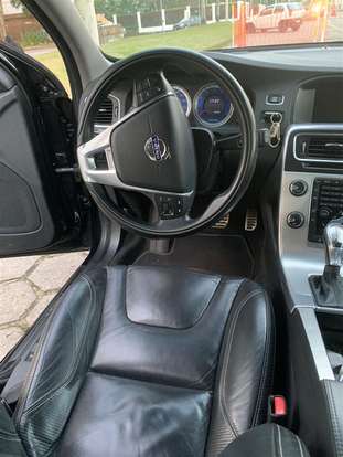 VOLVO-V60-2013