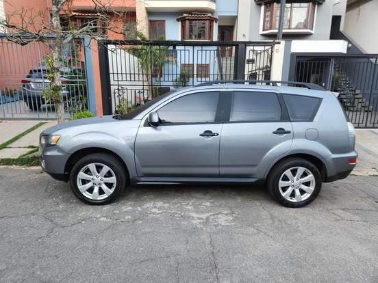MITSUBISHI-OUTLANDER-2.0 16V GASOLINA 4P AUTOMÁTICO MITSUBISHI-OUTLANDER-2013